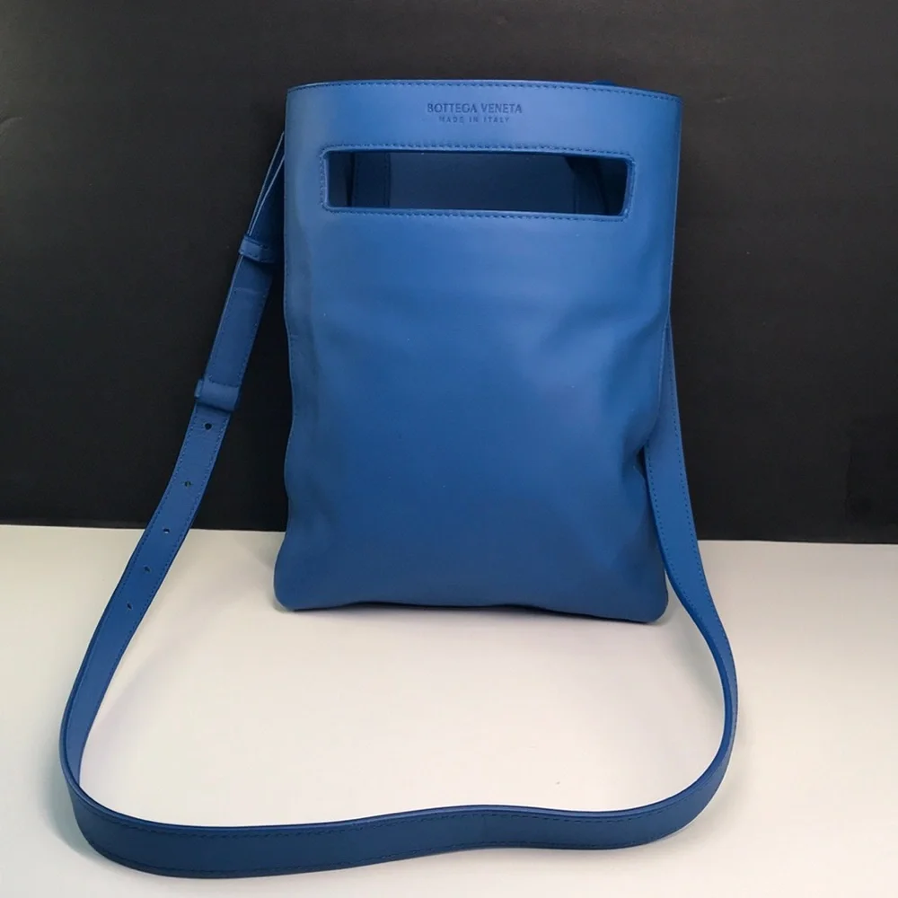 Pre love - Bottega Veneta Blue Leather Crossbody Bag
